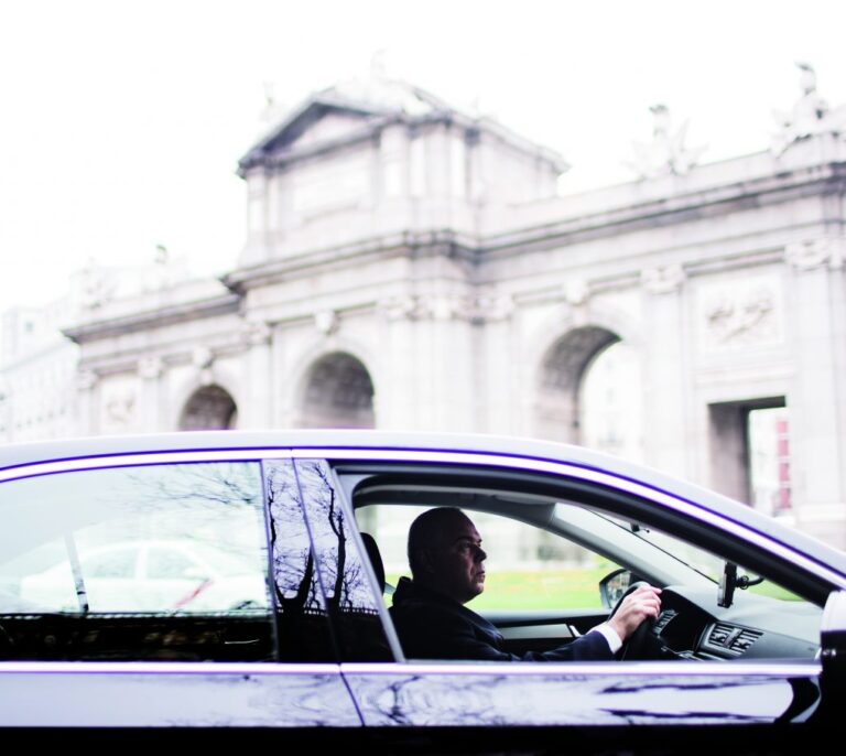 La UE dicta que Uber es una empresa de transportes y debe operar bajo licencia