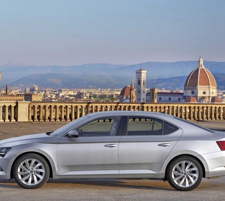 Skoda Superb 1.6 TDI DSG, revolución espacial