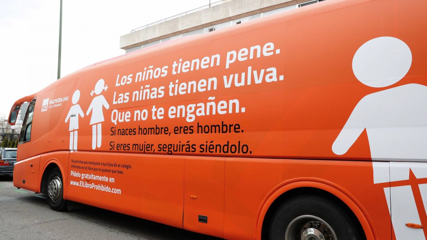 Autobús de la plataforma Hazte Oír.