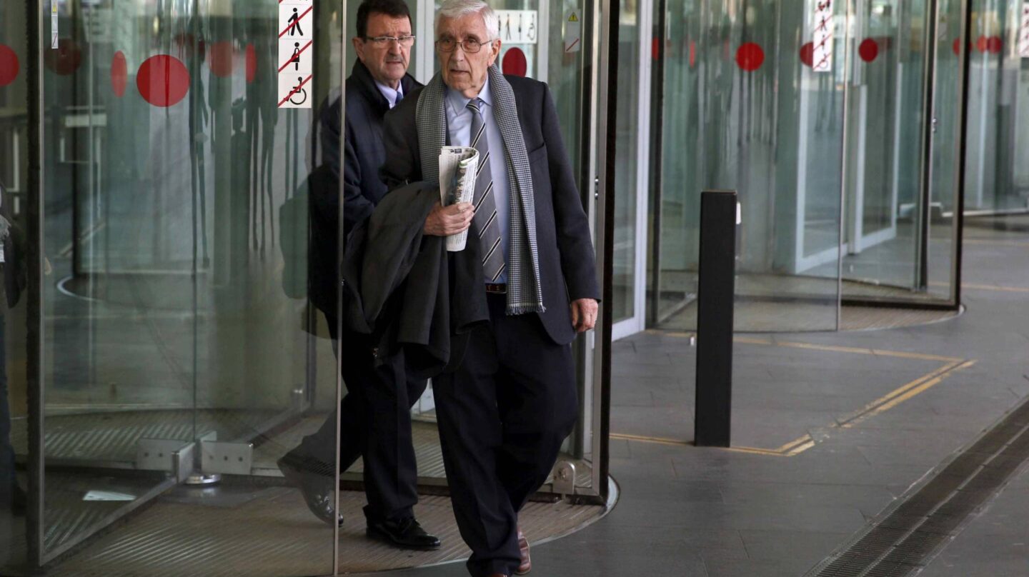 El ex tesorero de CDC, Daniel Osácar, a la salida de la Ciutat de la Justicia tras declarar por el caso Palau.