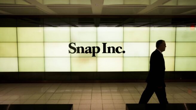 Un cartel luminoso de Snapchat, en la bolsa de Nueva York.