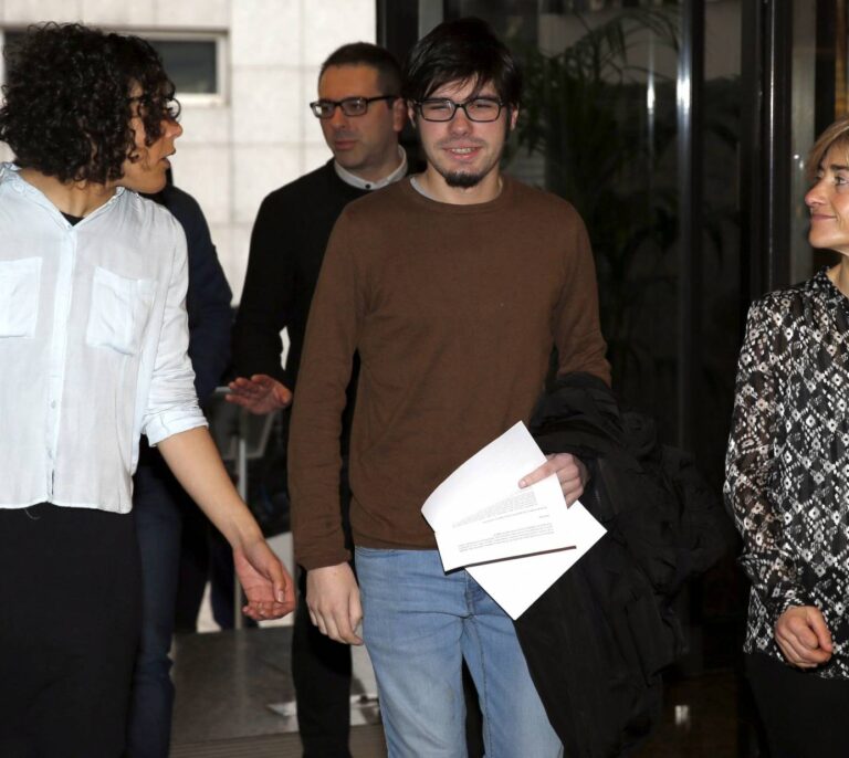 El portavoz de Podemos Euskadi acusa de su agresión al sector duro de la izquierda