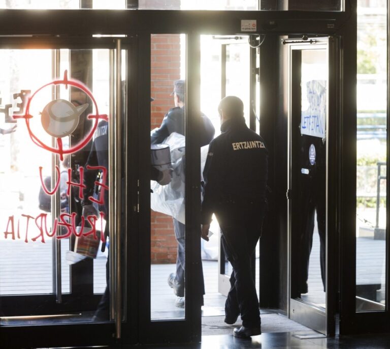 La UPV de nuevo agredida por encapuchados; tercer ataque en dos días