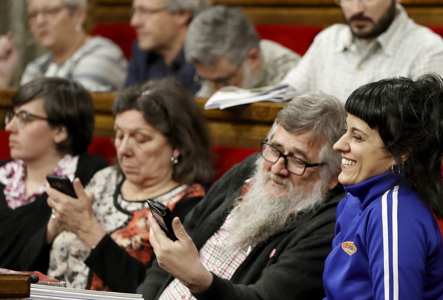 Los diputados de la CUP, durante el pleno de los presupuestos.