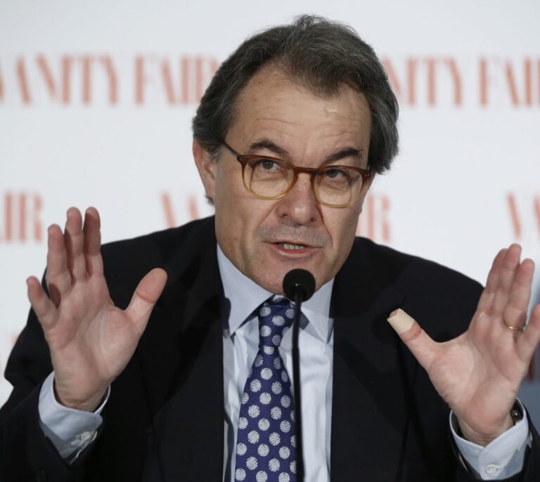 Mas ve necesario que el 1-O mejore la participación del 9N y critica a Colau