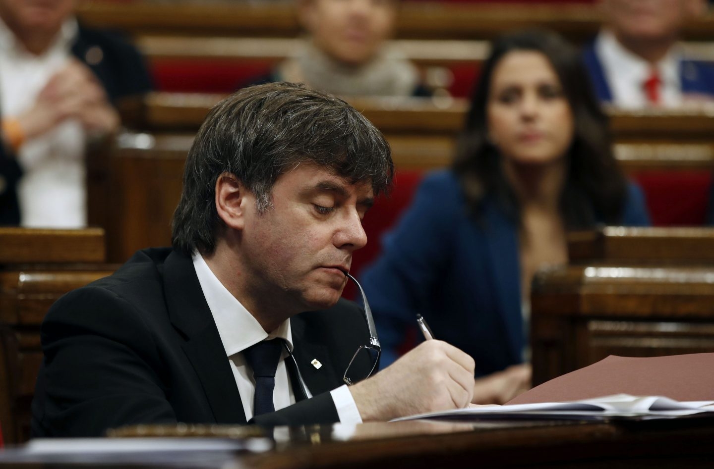 Carles Puigdemont, en el pleno del Parlament.