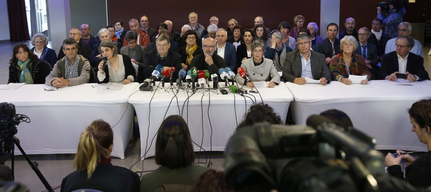 Los mediadores implicados en el desarme de ETA han ofrecido una rueda de prensa hoy en Bayona.