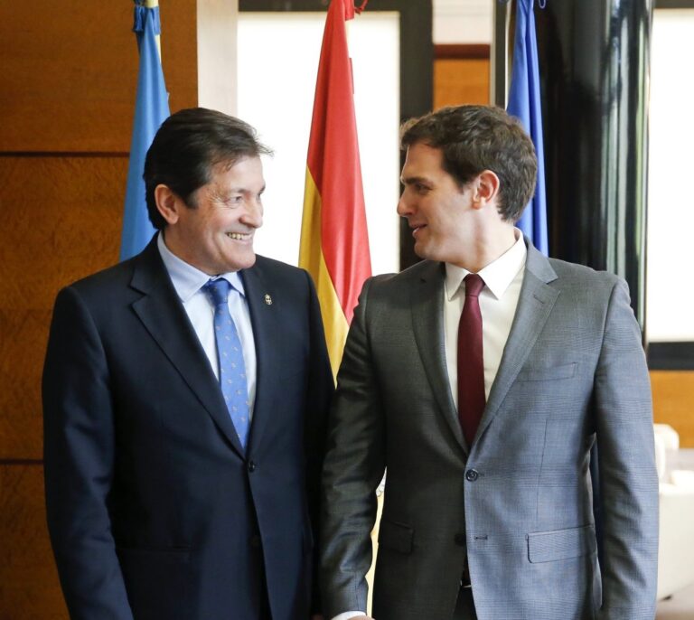 Albert Rivera y Javier Fernández coinciden en la "irresponsabilidad" del PP en Murcia