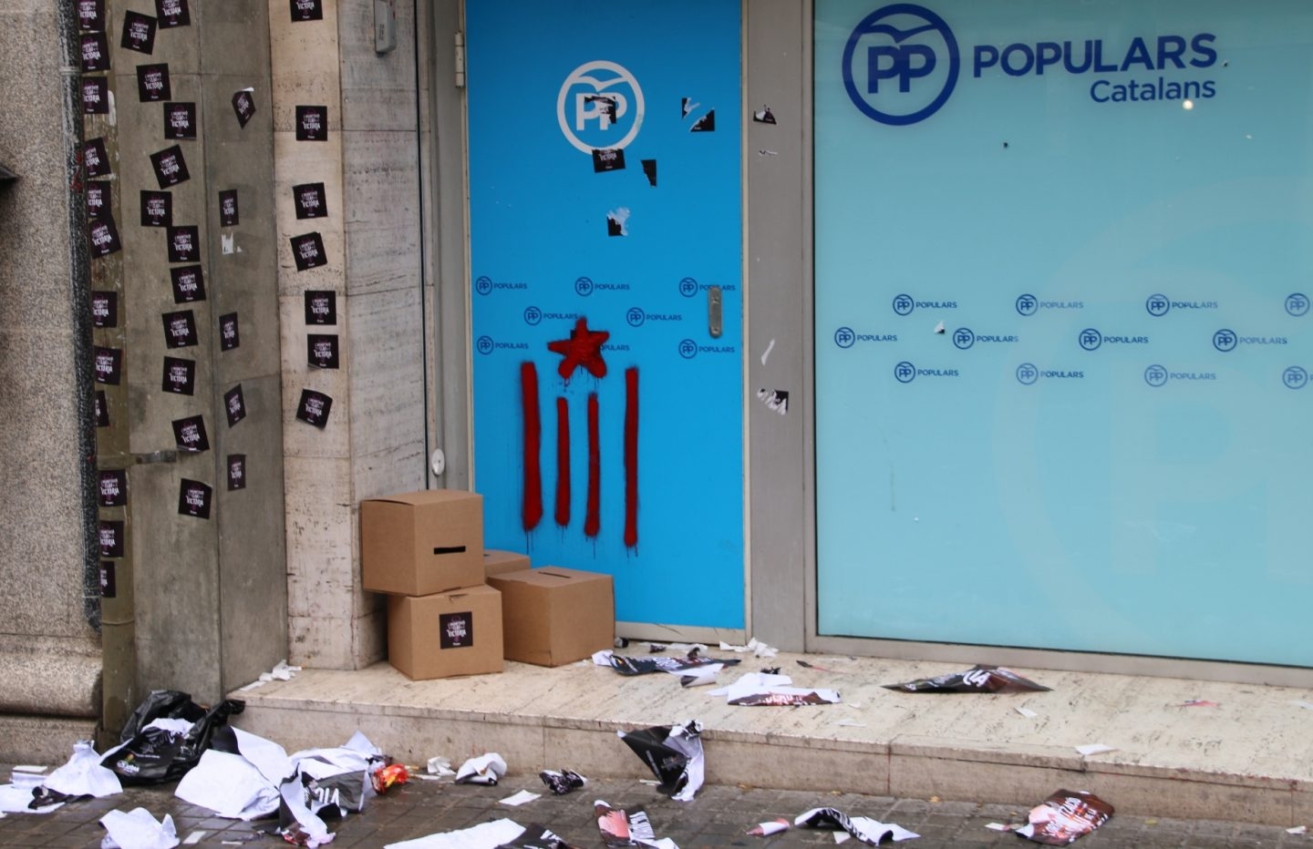 Sede del PP catalán, tras los altercados.