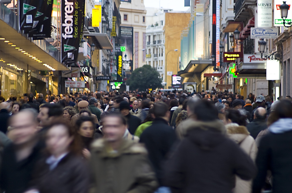 Los créditos con tarjetas con intereses del 20% crecen por el auge del consumo