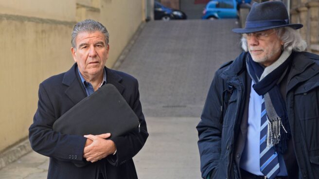 El publicista argentino Daniel Horacio Mercado Lozano (izquierda), junto a su abogado en enero de 2016.