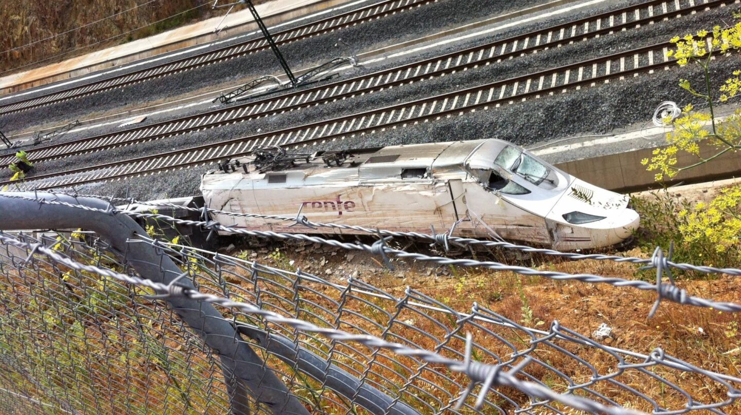 Tren Alvia accidentado en Angrois, en el que murieron 80 personas.