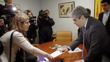 Homs recibe formalmente en el Congreso su condena de inhabilitación
