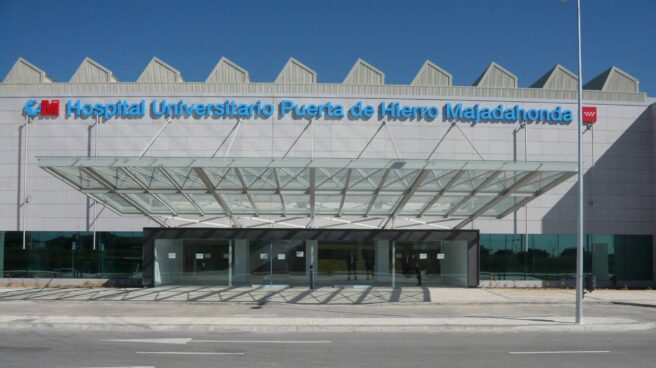 Entrada principal del Hospital Puerta de Hierro de Majadahonda. Entrada principal del Hospital Puerta de Hierro de Majadahonda.