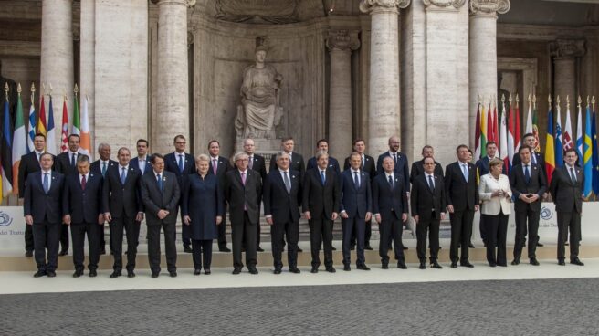 Fotografía de familia de los jefes de Estado o de Gobierno de los 27 países de la Unión Europea (UE), sin Reino Unido