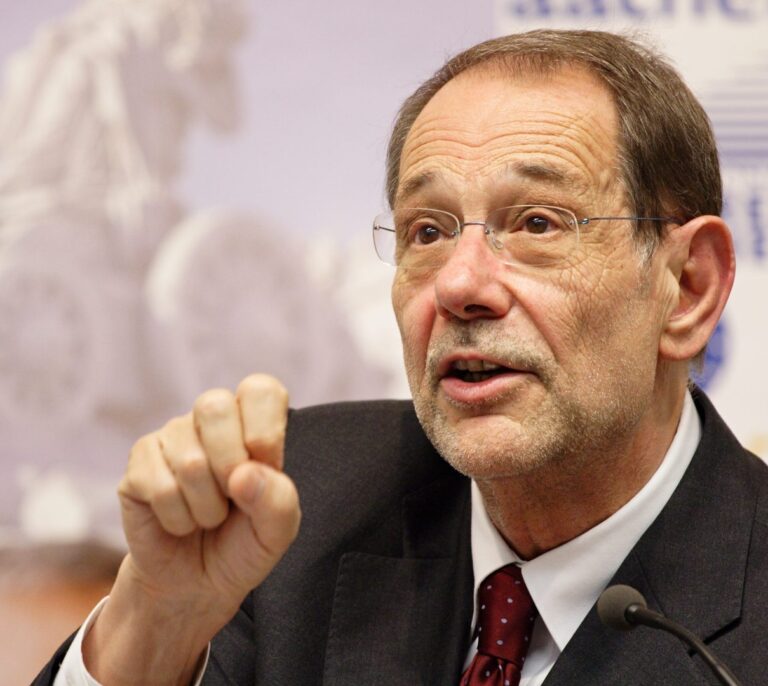 Javier Solana, ingresado en un hospital de Madrid por coronavirus