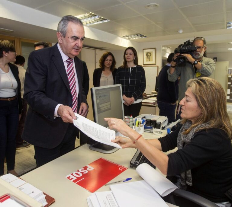 El PSOE, dispuesto a convocar elecciones en Murcia si C's acepta su reforma del Estatuto