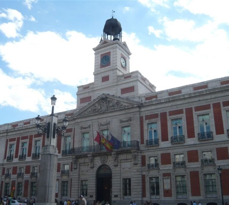 Los madrileños aventajan ya en 4.147 euros a los catalanes en renta per cápita