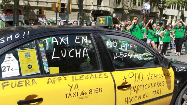 Un taxi de Barcelona, durante una protesta contra Uber y Cabify.