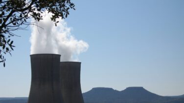 El Gobierno recula y no dará ventajas a las eléctricas al cambiar nuclear por renovables