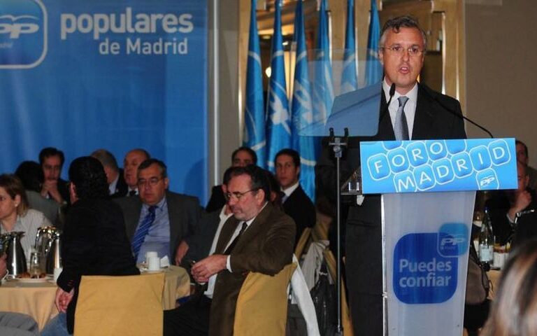 Asúa contra Cifuentes: "Que no me tire a mí el autobús de Hazte Oír"