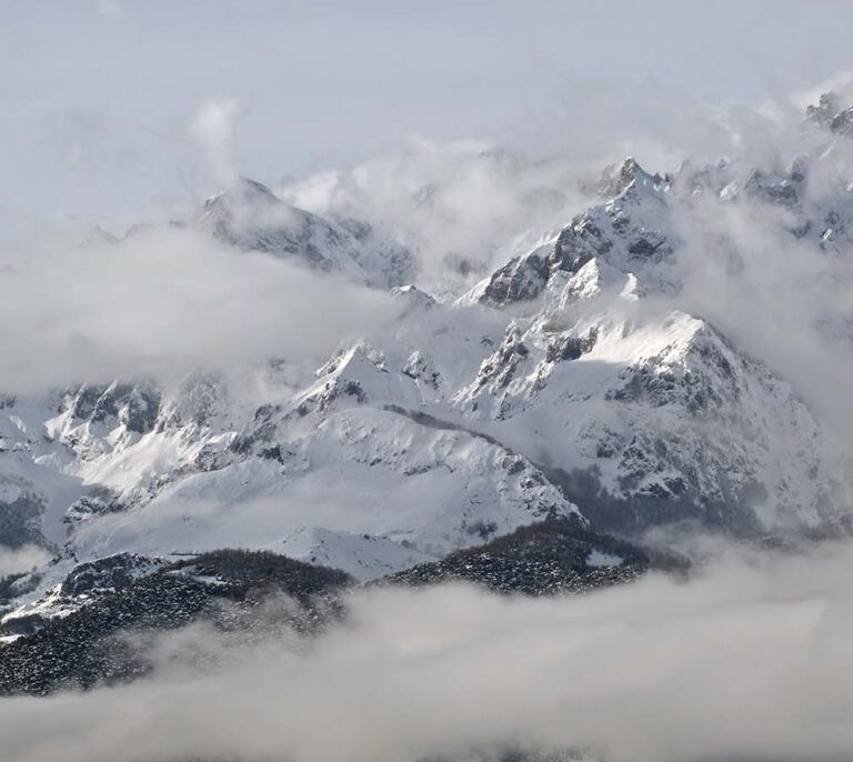 La Aemet alerta de aludes capaces sepultar a una persona en los Picos de Europa