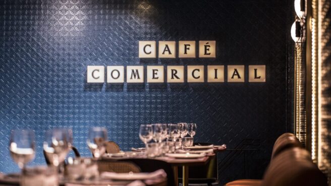 El Café Comercial de Madrid reabre sus puertas sin licencia