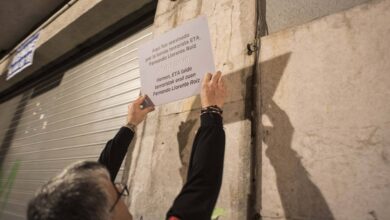 Bilbao y San Sebastián ordenan retirar las 62 placas en memoria de las víctimas del terrorismo