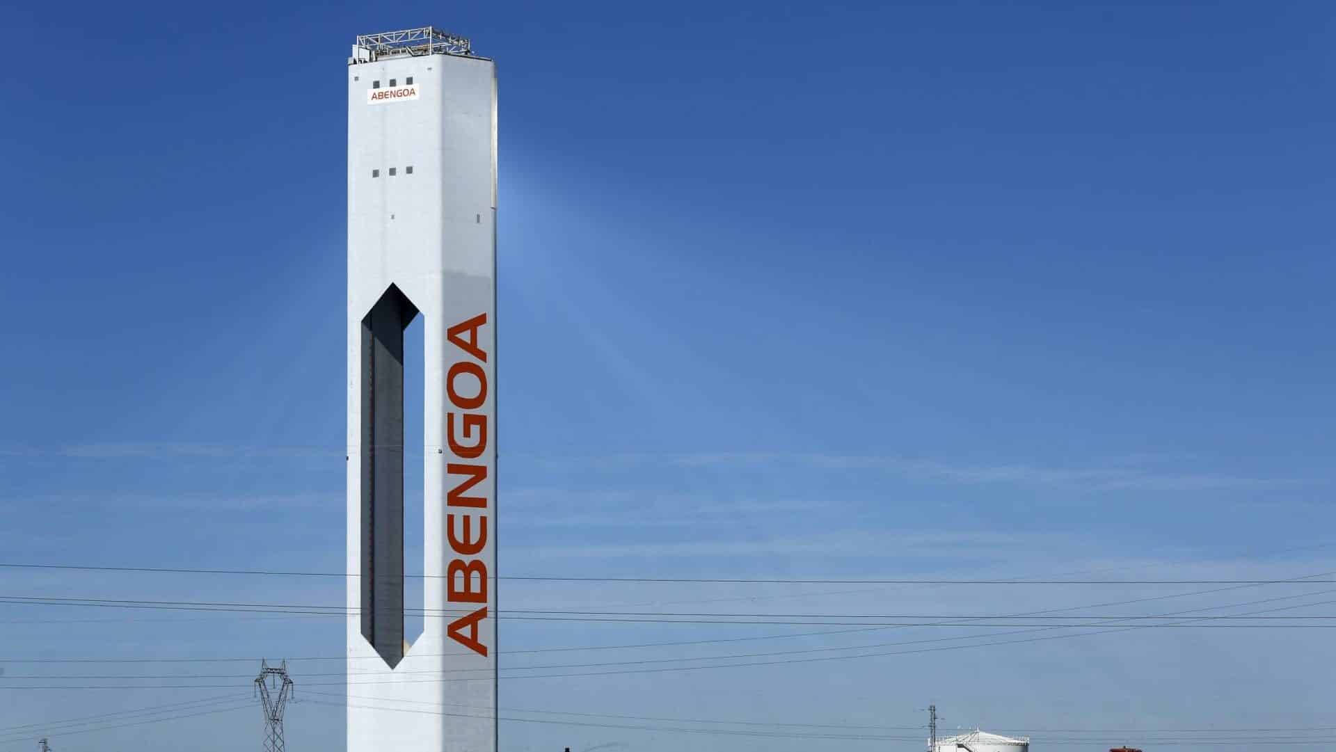 Abengoa revende a fondos parte de su demanda de 1.505 millones contra España