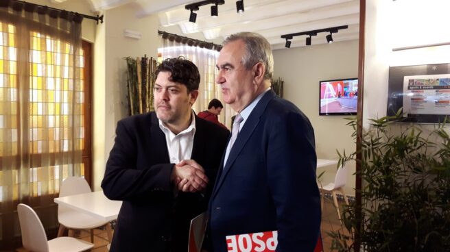 El portavoz de Ciudadanos en Murcia, Miguel Sánchez, junto a su homólogo del PSOE, Rafael González Tovar.