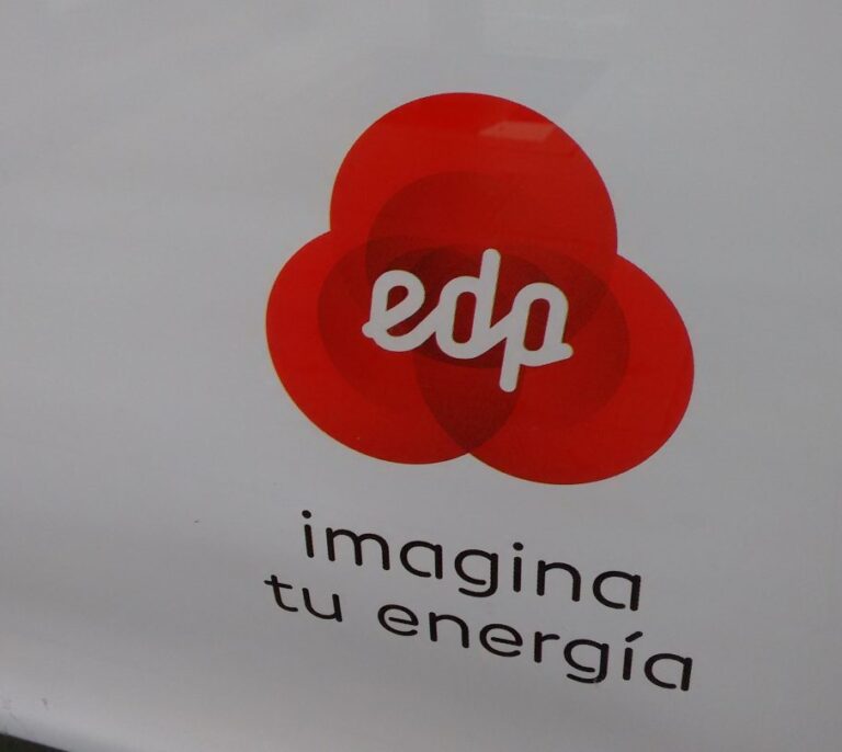 Doble jugada de EDP: vende Naturgas y lanza una opa sobre su filial verde