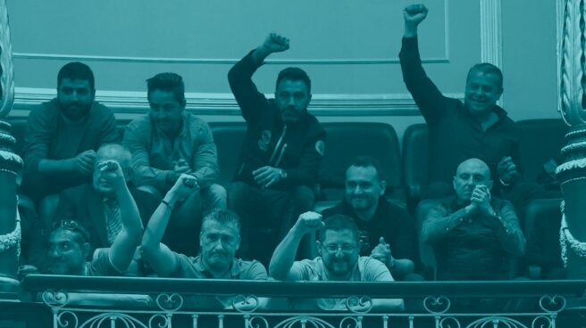 Una representación de los estibadores acudió al Congreso para asistir al Pleno donde se debate su futuro. Una representación de los estibadores acudió el 16 de marzo al Congreso para asistir al Pleno donde se debate su futuro.
