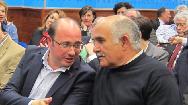 El ex presidente de Murcia, Alberto Garre, junto al actual dirigente, Pedro Antonio Sánchez.