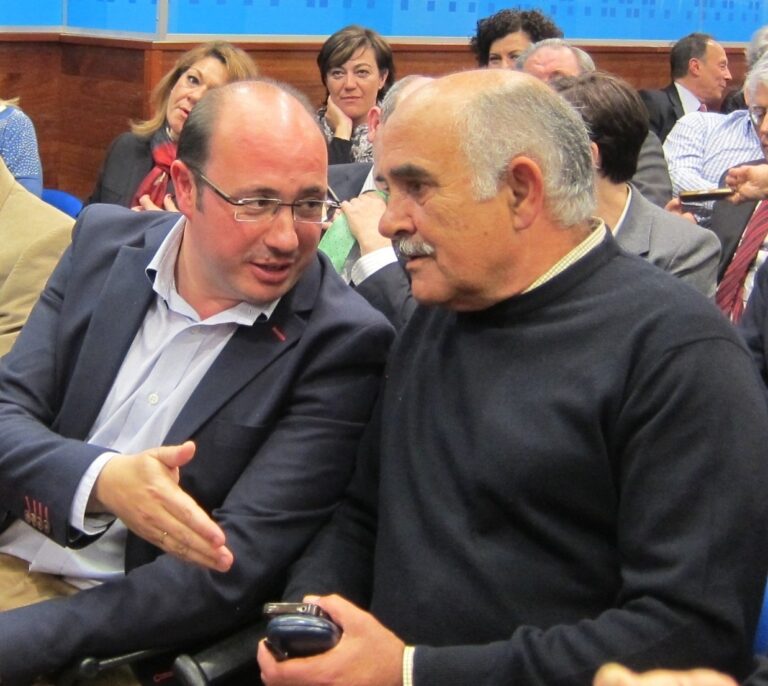 El ex presidente de Murcia Alberto Garre deja el PP por "inacción ante la corrupción"