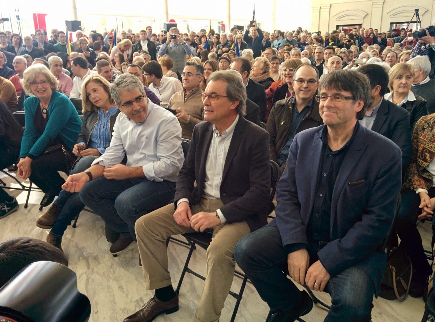 Artur Mas, junto al presidente de la Generalitat Carles Puigdemont y Francesc Homs.