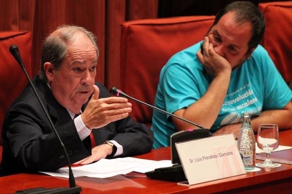 Lluis Prenafeta (izda.) en una comparecencia en el Parlament.