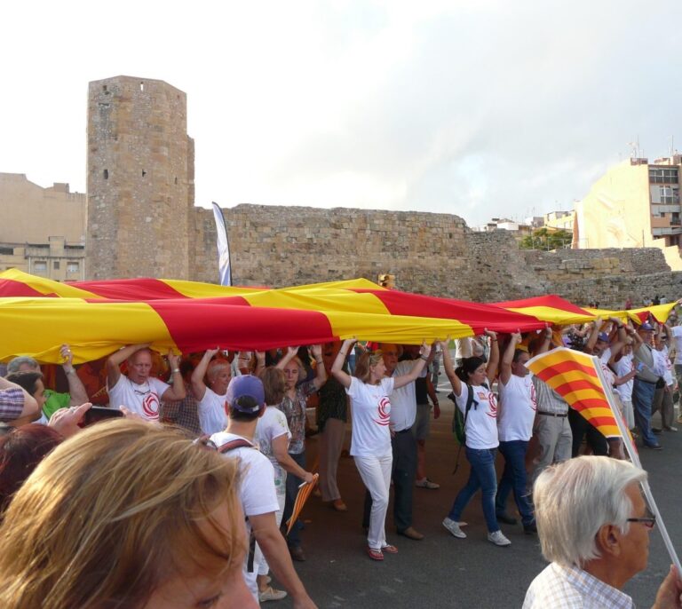 El "constitucionalismo", fragmentado, intenta dar la batalla en Cataluña