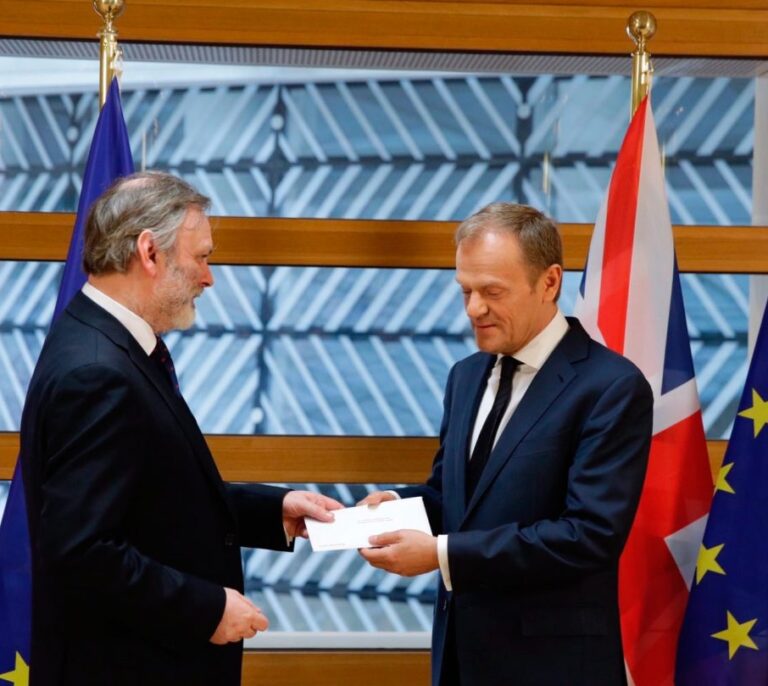 Theresa May, tras activar el Brexit: "No hay vuelta atrás"