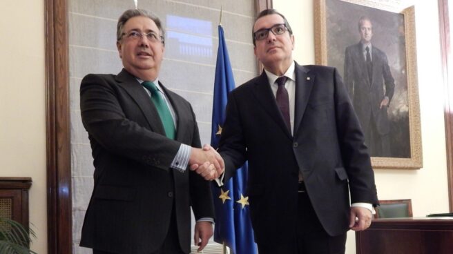 ZOIDO-JANE El ministro Zoido y el 'conseller' de Interior de la Generalitat, Jordi Jané, el pasado mes de noviembre en Madrid.