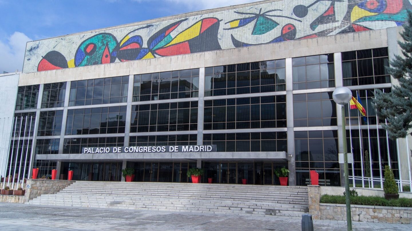 El Palacio de Congresos del Paseo de la Castellana está abandonado desde 2012.