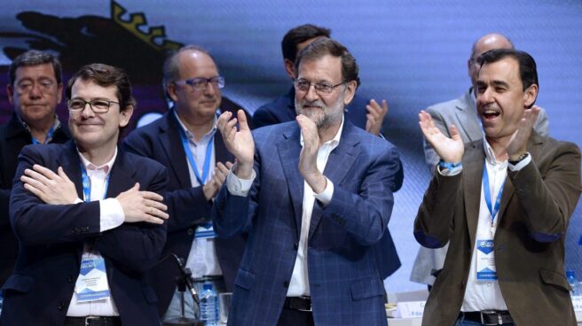 Rajoy asegura en Castilla y León que le falta "medio voto" para aprobar los Presupuestos