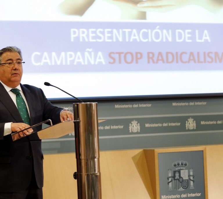 Zoido anuncia la apertura de tres nuevos CIE en Málaga, Algeciras y Madrid