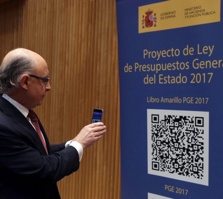 FAES coincide con el PSOE en que Montoro infla la previsión de ingresos tributarios