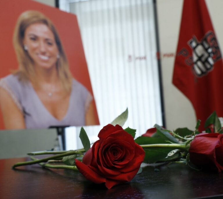 La última victoria de Chacón: reconciliar al PSOE en su peor momento