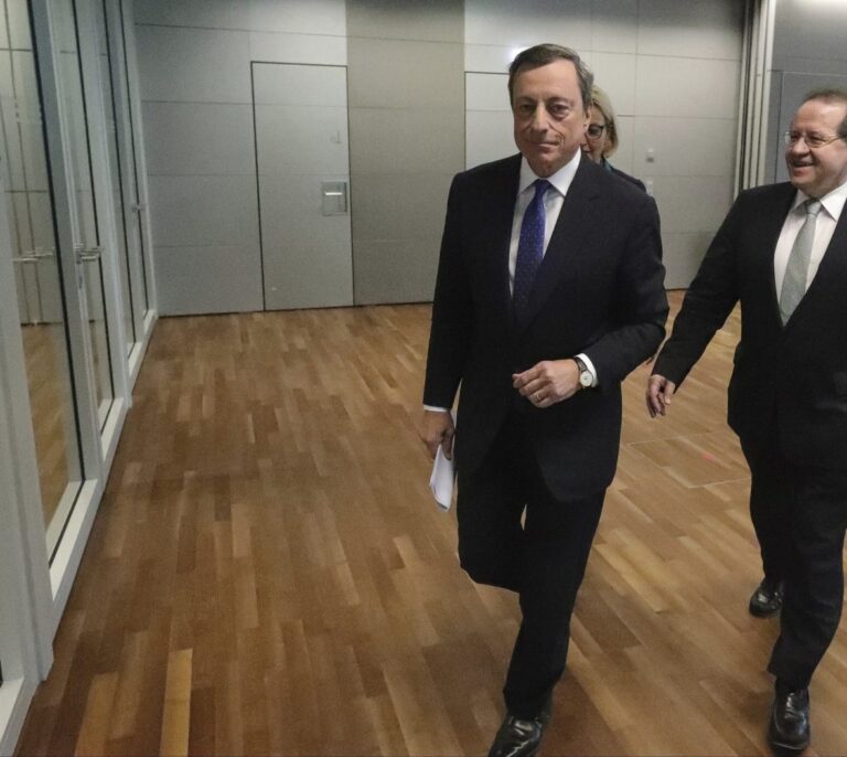 Draghi mantiene el rumbo pese a la mayor solidez de la recuperación económica