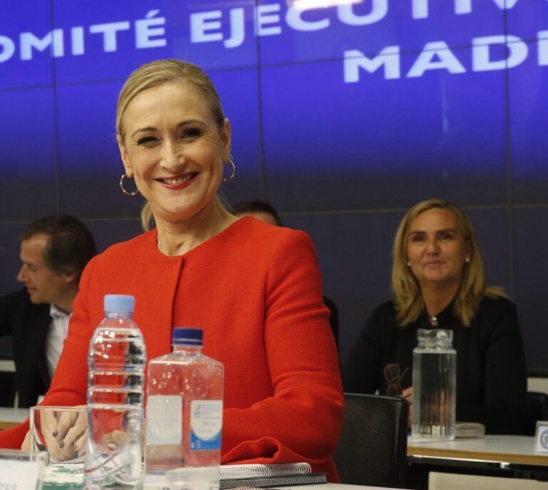 Cifuentes: "La corrupción debe abordarse sin maniobras de distracción"