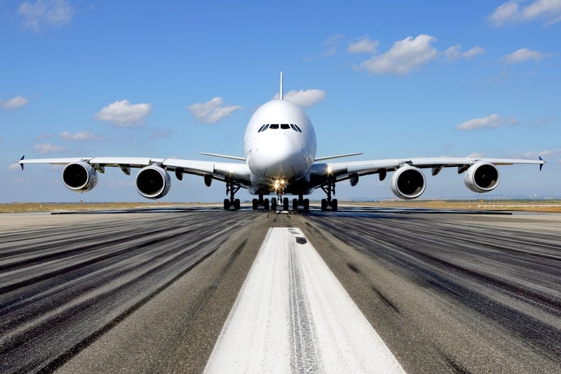 Un Airbus 380 antes de despegar.