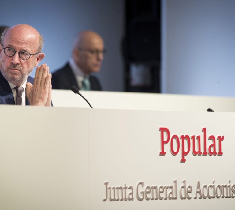 Popular se desploma tras admitir Saracho que necesita una fusión o una ampliación