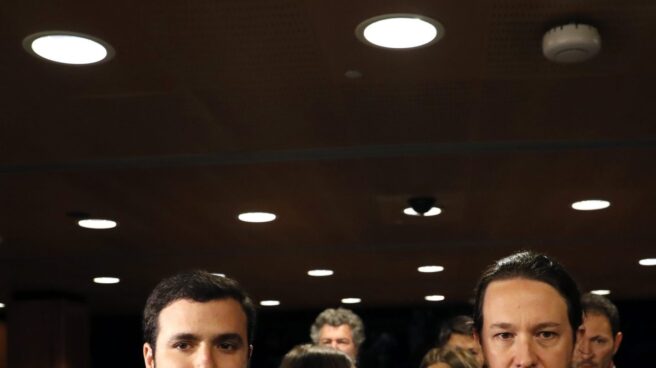 Alberto Garzón y Pablo Iglesias, en el Congreso.