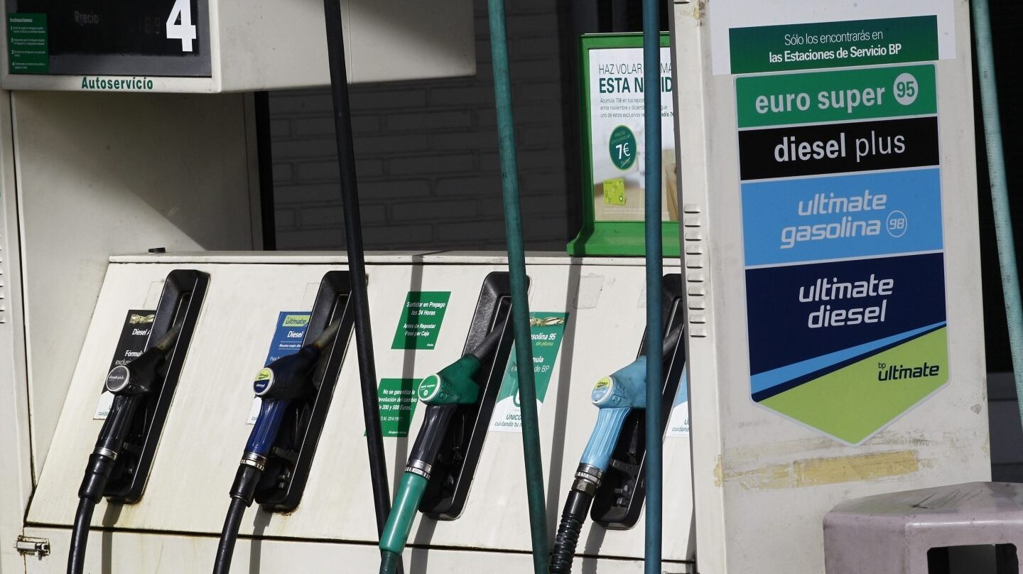 Detalle de una gasolinera.